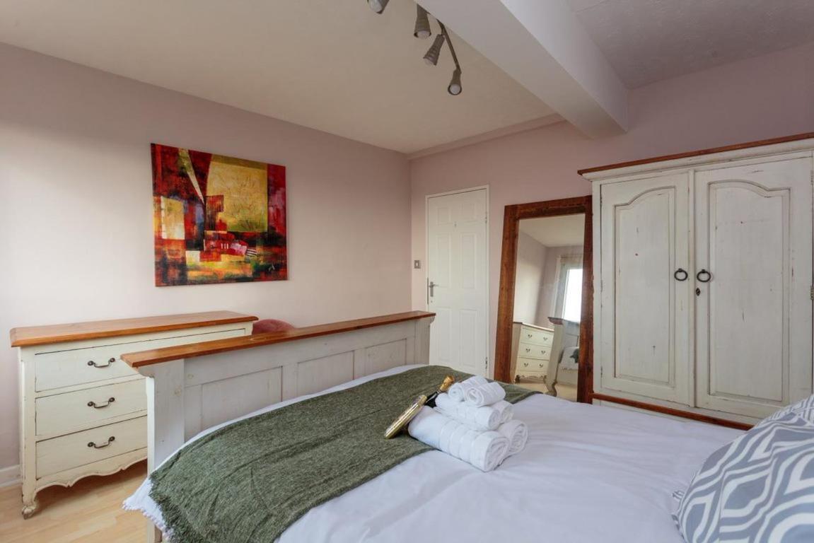 Gorgeous 3-Bed Flat, 15 Minutes To City Centre Edinburgh Luaran gambar