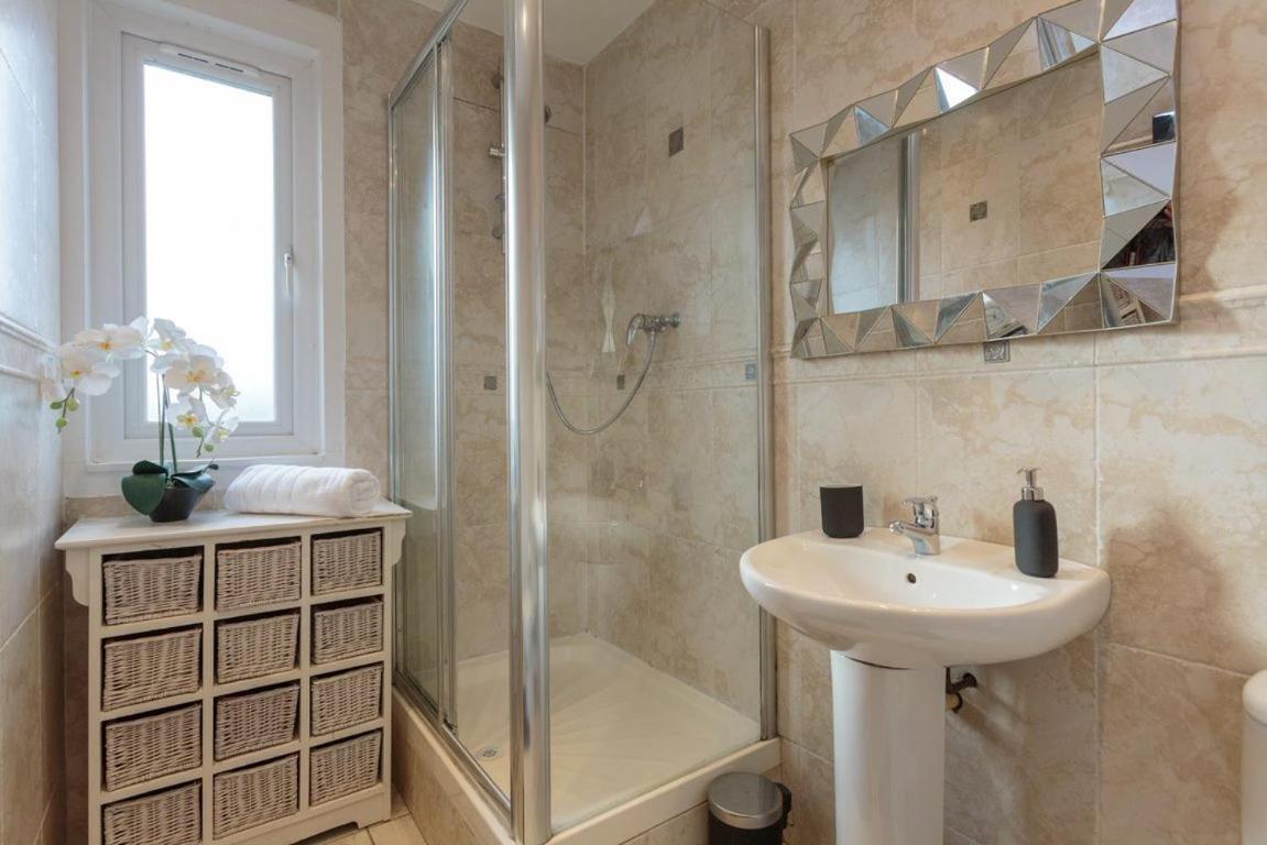 Gorgeous 3-Bed Flat, 15 Minutes To City Centre Edinburgh Luaran gambar